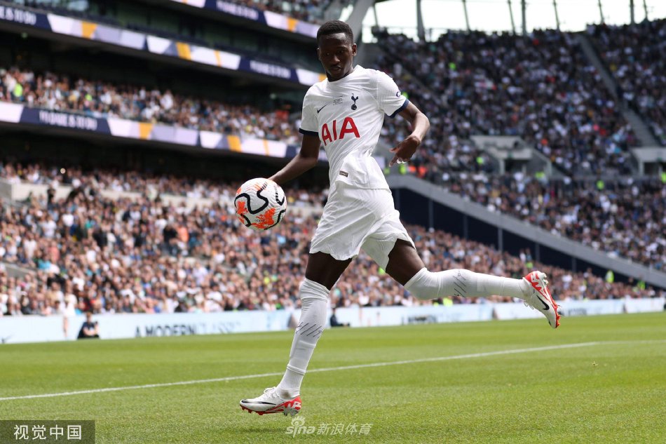 首次亮相便 首次亮相便